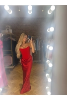 Maggie red
